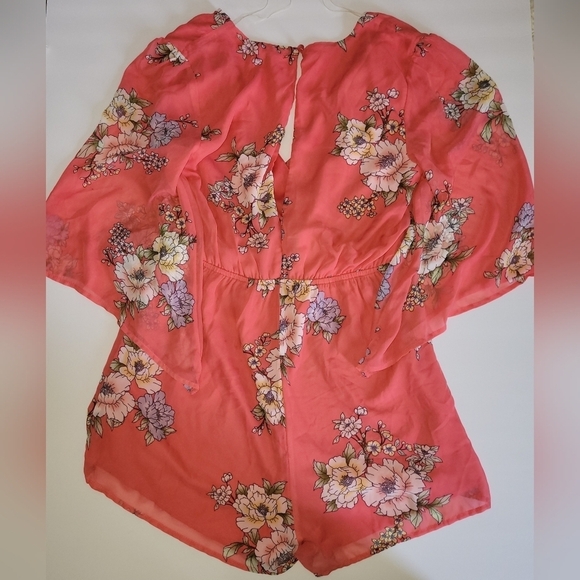 Bailey Blue pink floral print wrap v neck romper with bow keyhole back - Picture 3 of 14